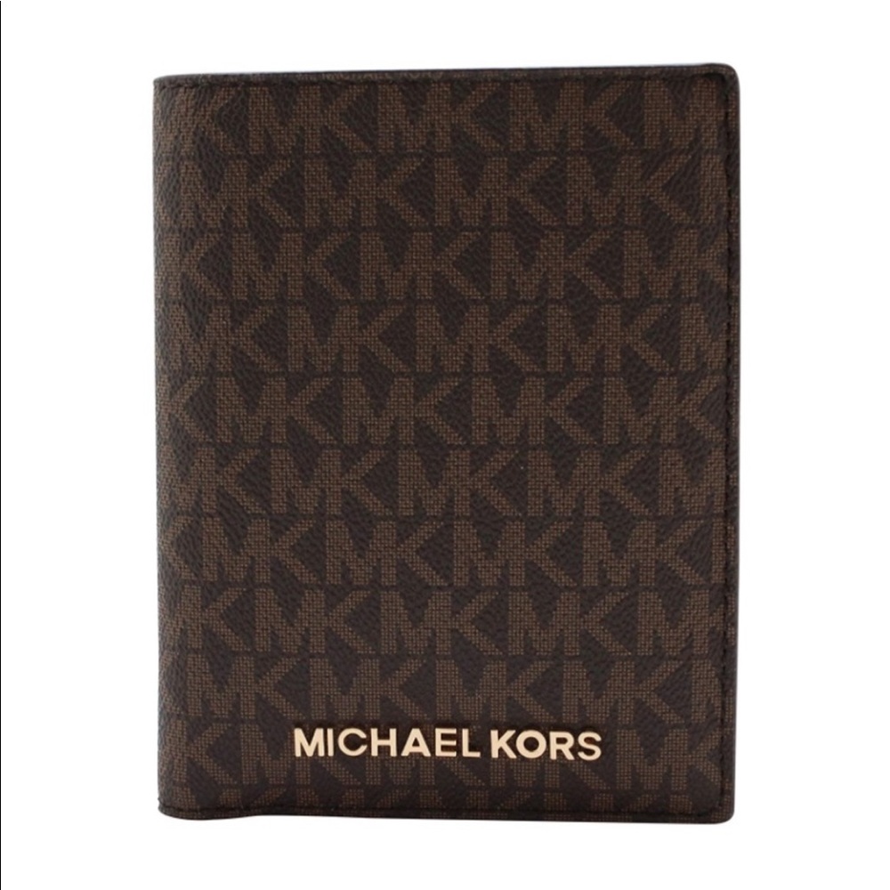 Michael Kors Jet Set Passport Wallet